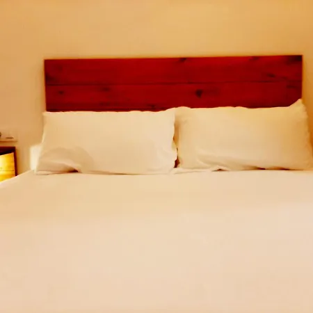 By Gaiarooms Candelario