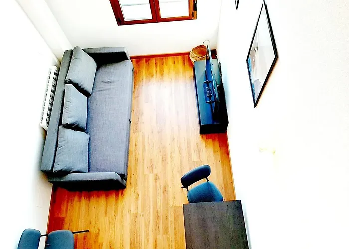 By Gaiarooms Candelario