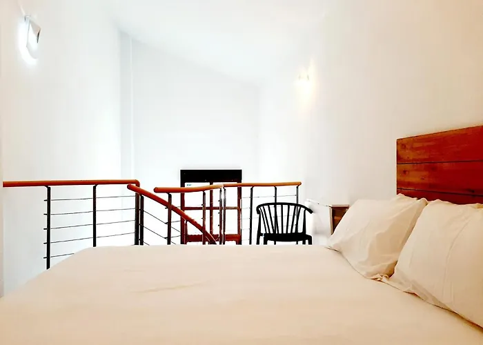 By Gaiarooms * Candelario